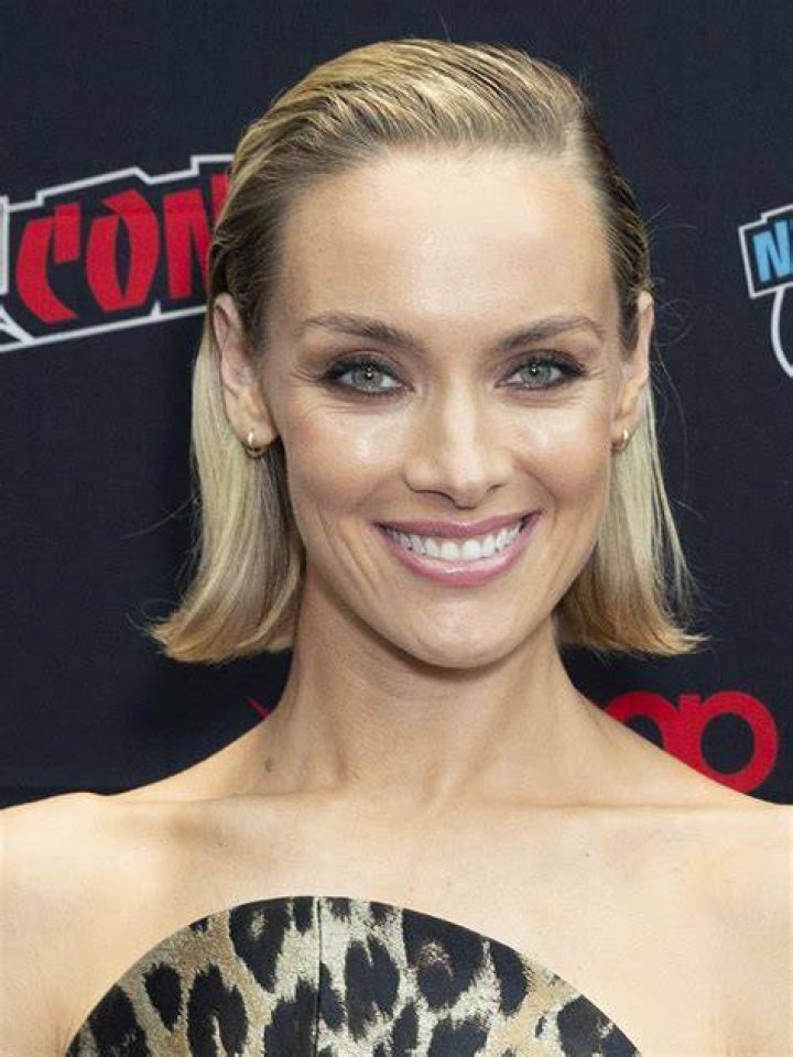 Rachel Skarsten Biography